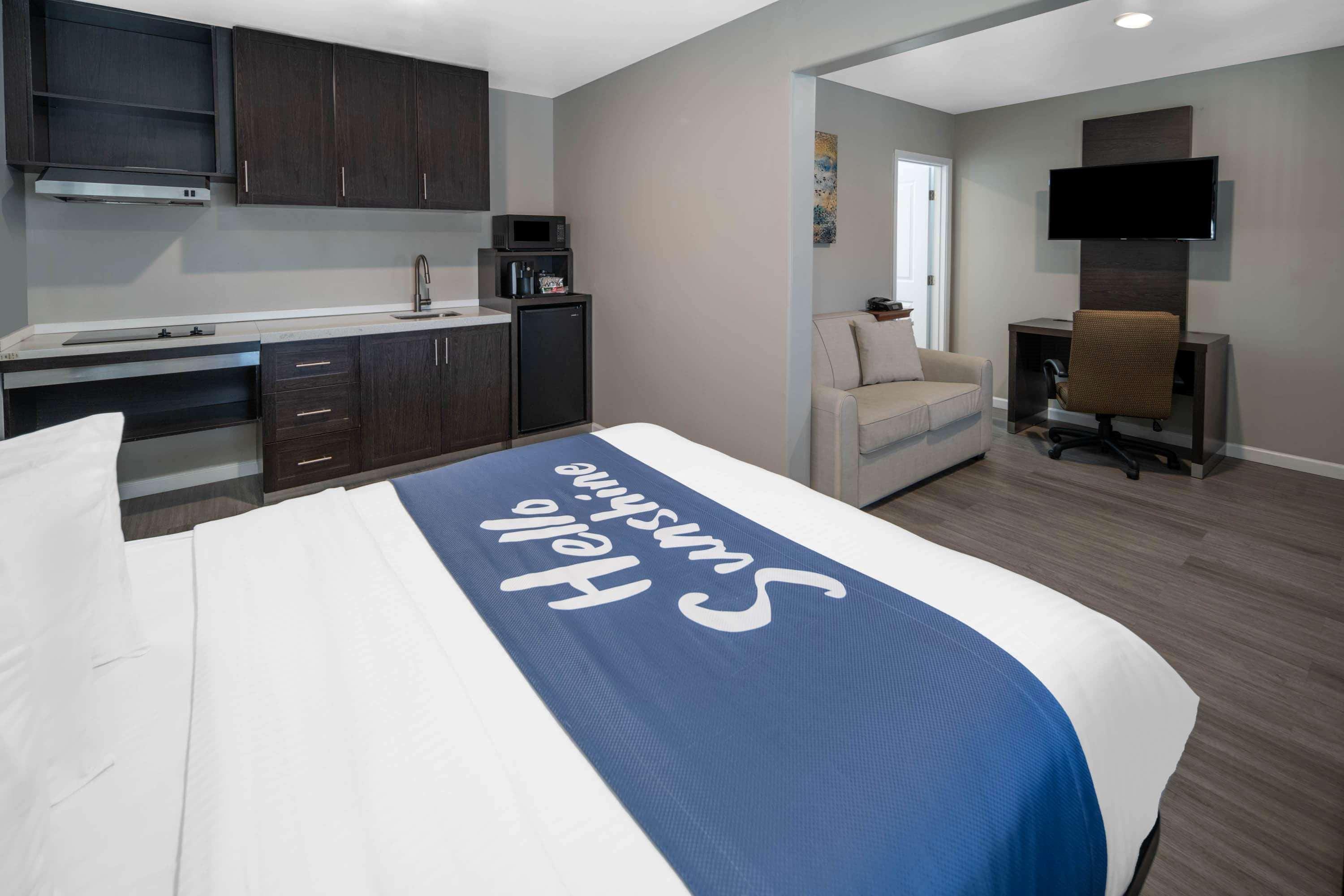 Days Inn By Wyndham Galt - Elk Grove South Exteriör bild