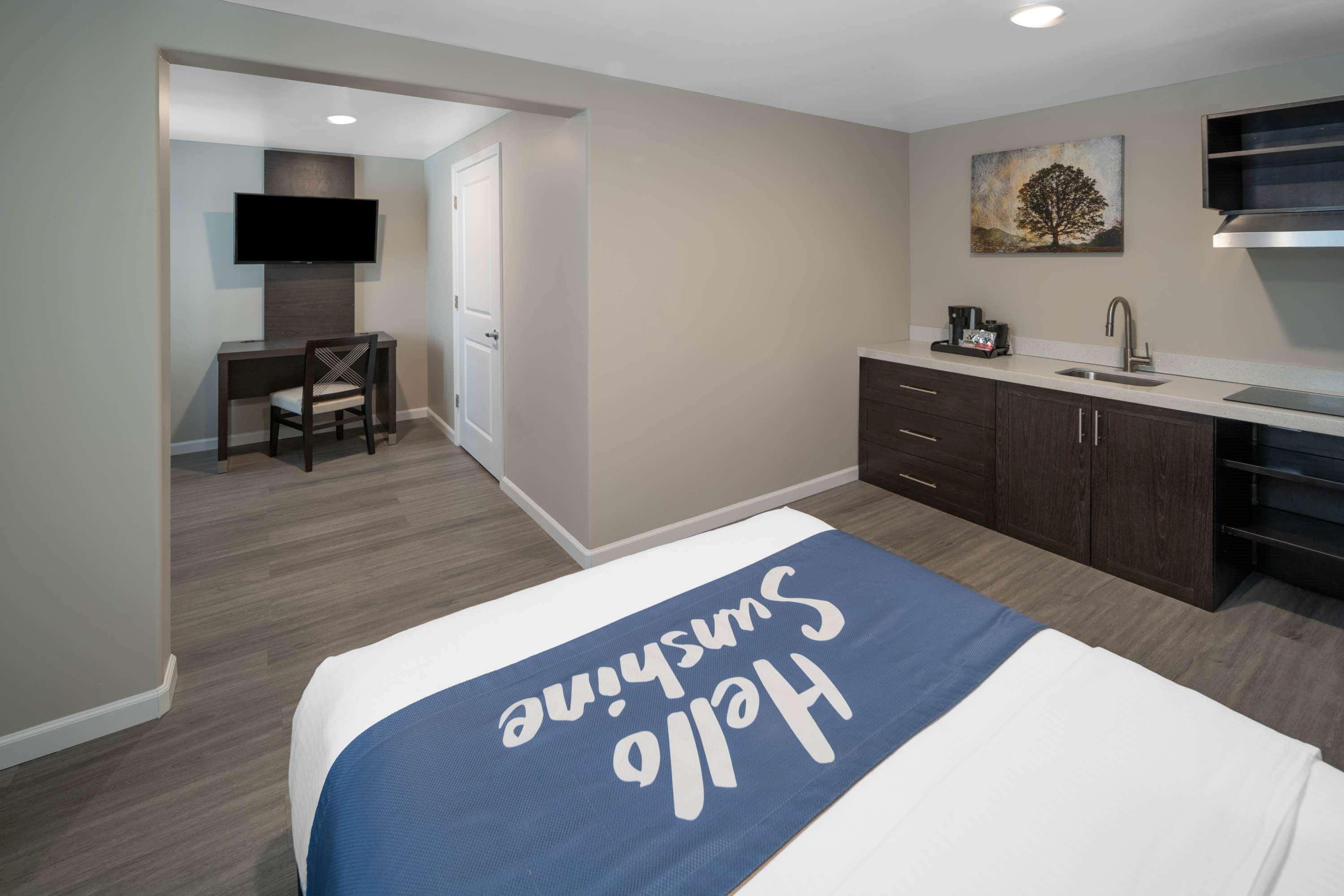 Days Inn By Wyndham Galt - Elk Grove South Exteriör bild