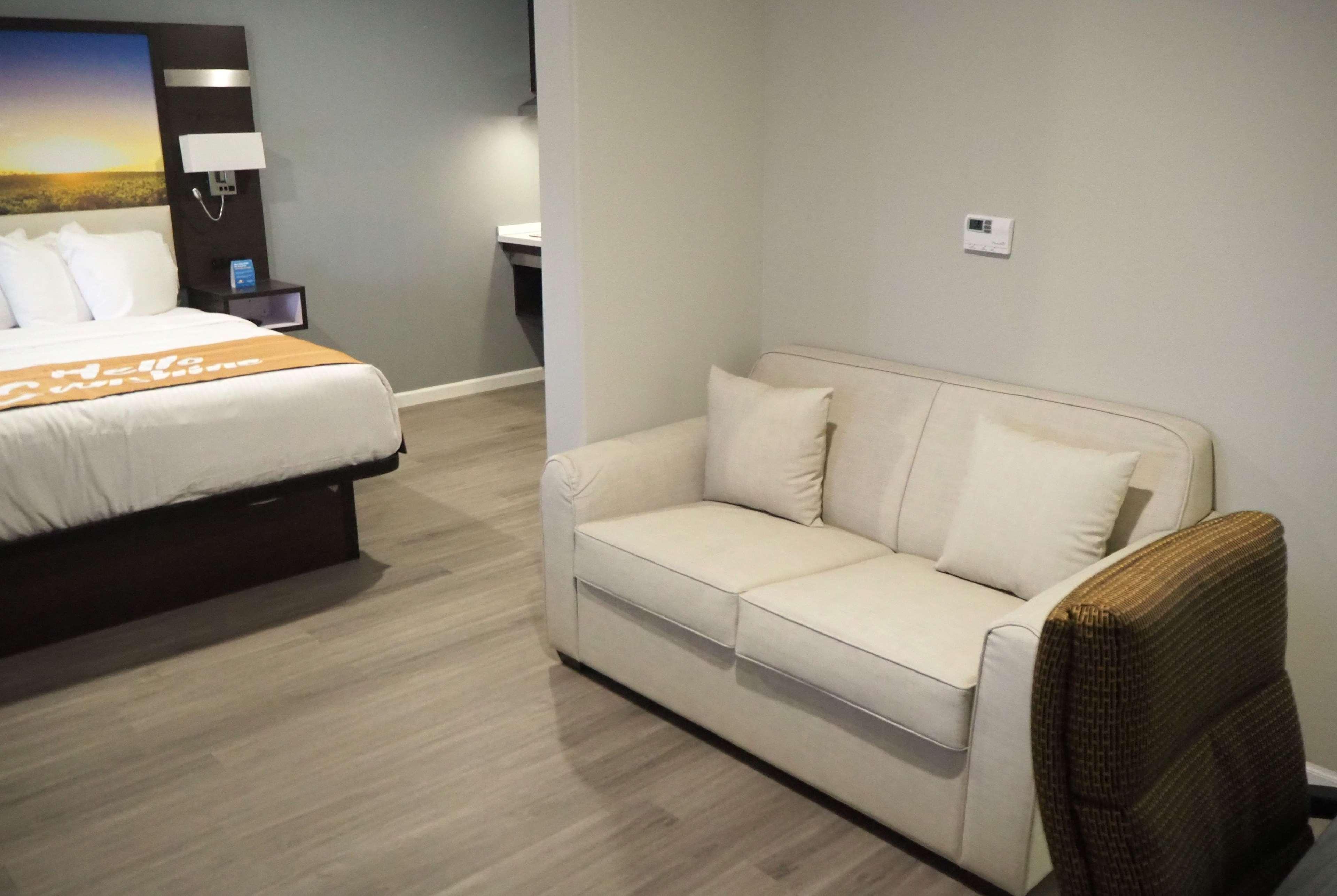 Days Inn By Wyndham Galt - Elk Grove South Exteriör bild