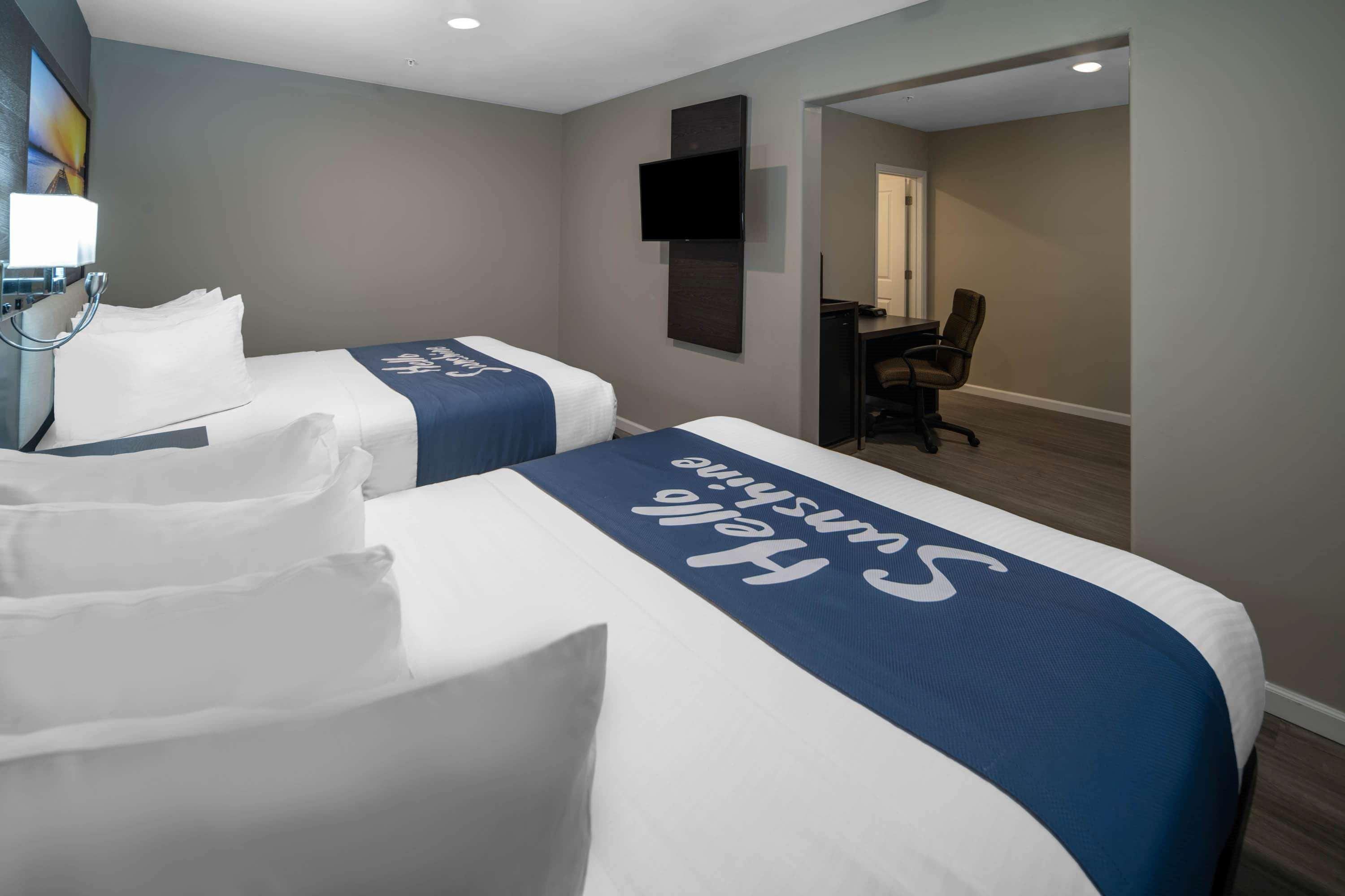 Days Inn By Wyndham Galt - Elk Grove South Exteriör bild