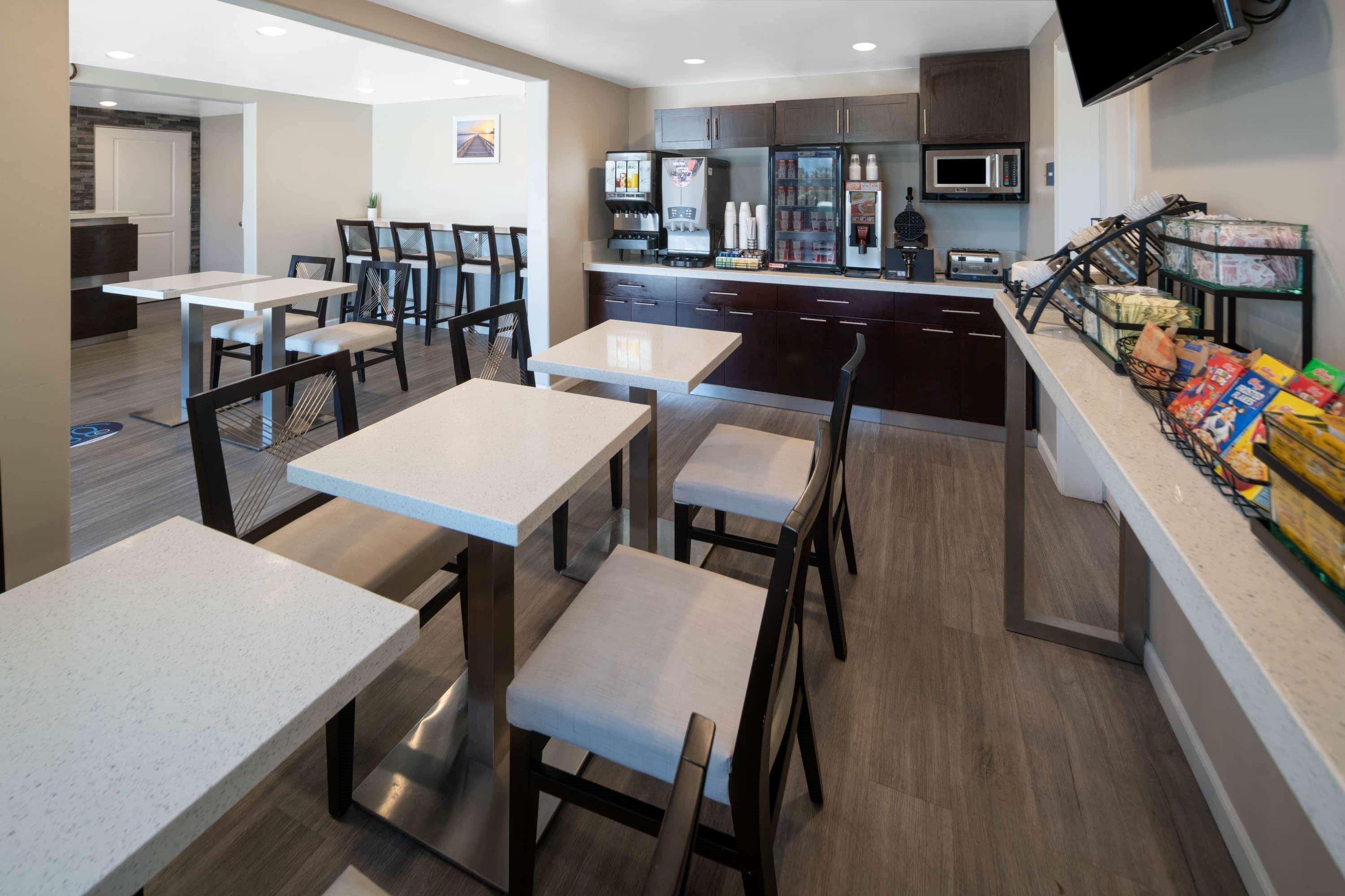 Days Inn By Wyndham Galt - Elk Grove South Exteriör bild